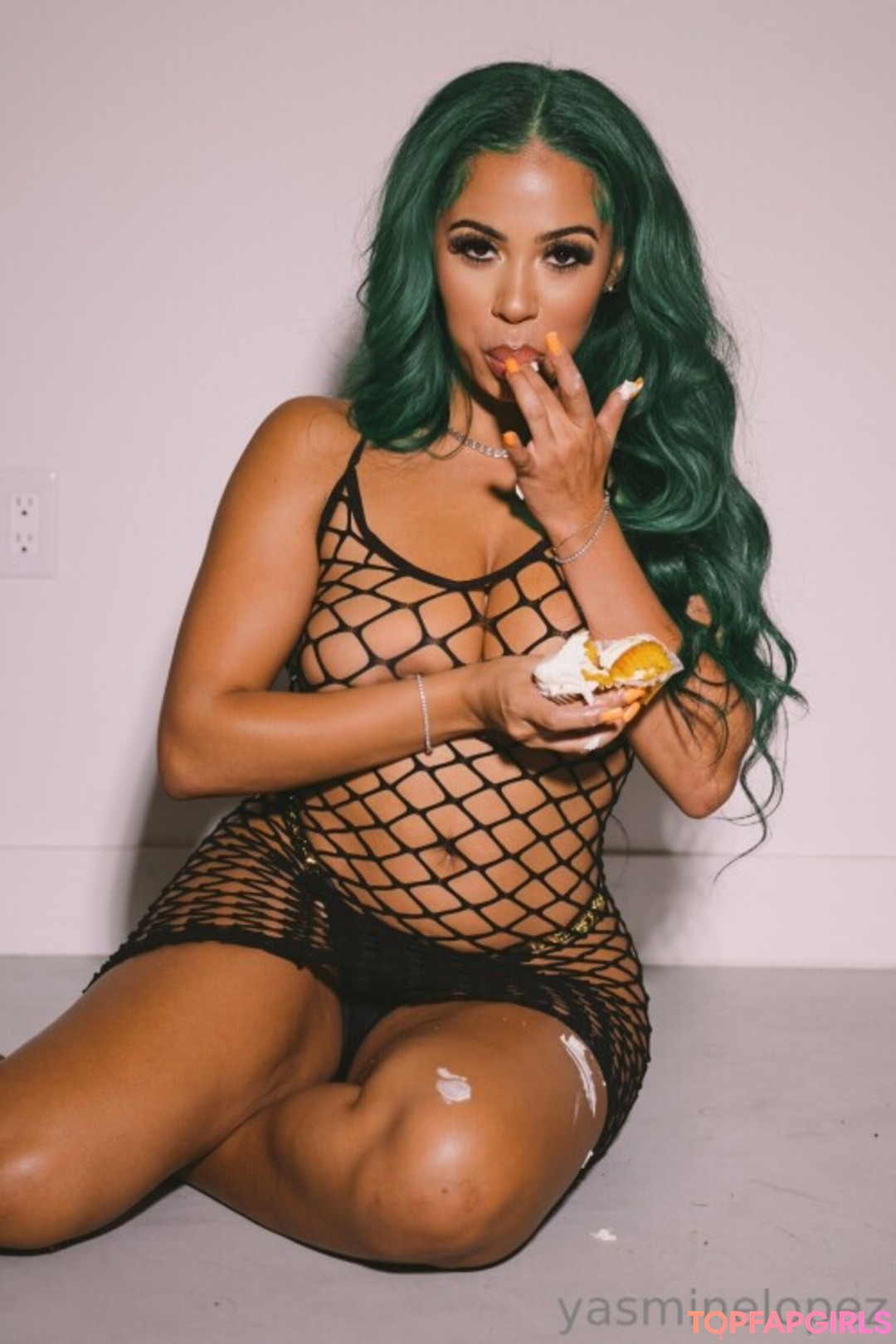 Yasmine Lopez porn model gallery