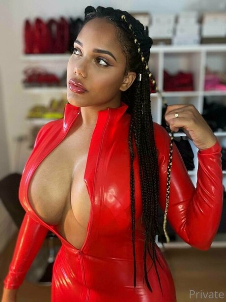 Miss bonnie model sexy pic