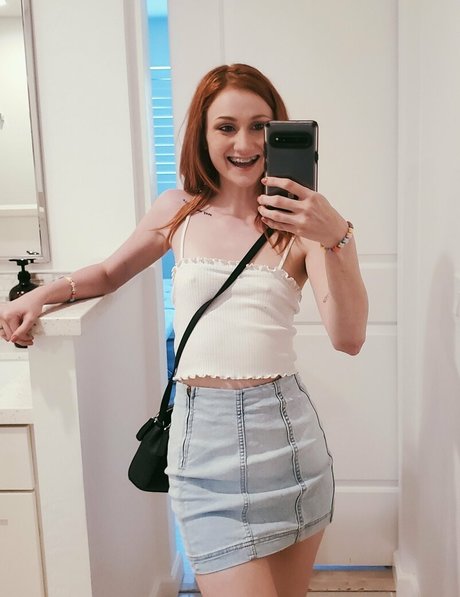 Scarlet Skies star top archive