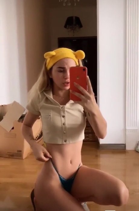 Maryana Ro sex actress archive