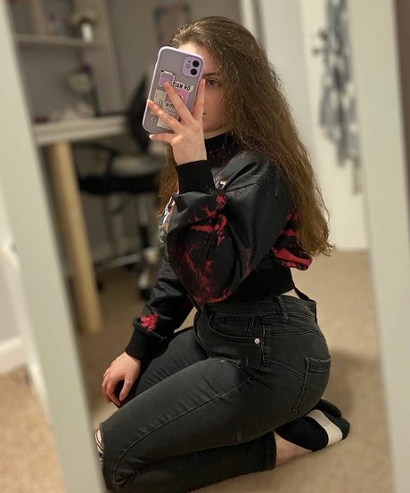 bustybritishbrunette pornstar nice picture