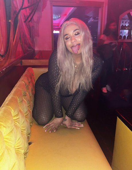 vixxenxoxo sex model pic