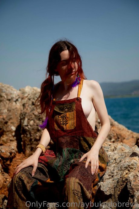 Aybuke Dobreva nudes pornstar picture