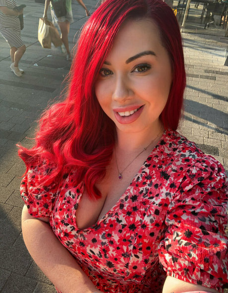 Lucy Jones star sexy photo