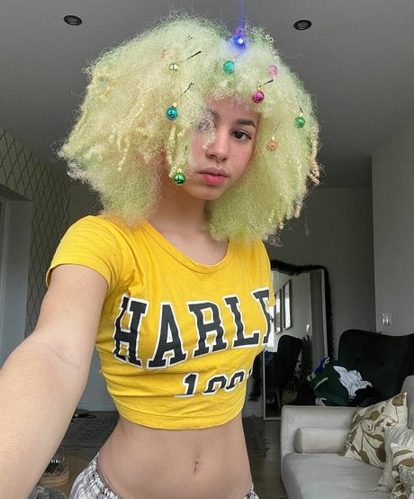 Larissa Kimberlly naked model photos