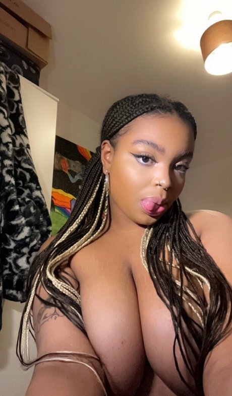 Hell0kittyevie beautiful model picture