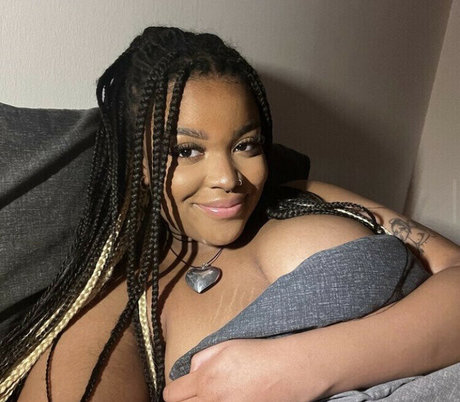 Hell0kittyevie star adult image