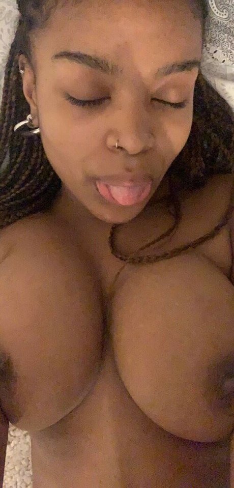 Hell0kittyevie star photo