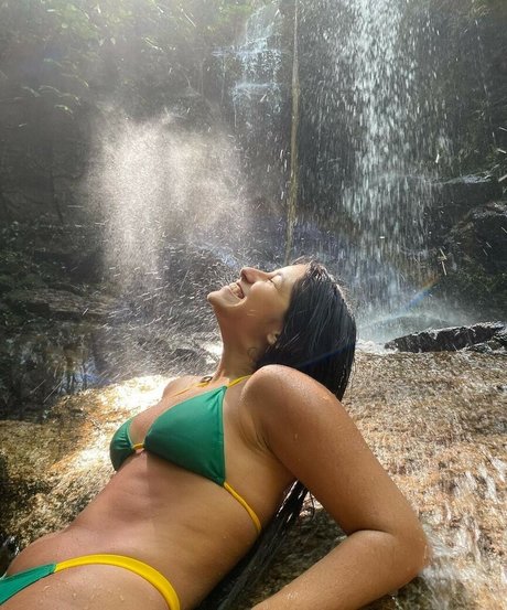 Carol De Lucas star top pic