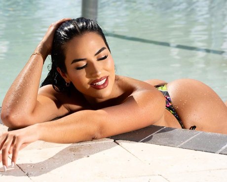 Melany Fernandez porn model photo