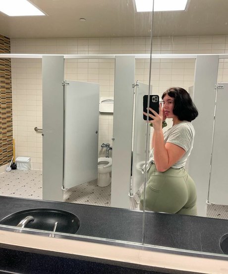 Sierraaa03 model image