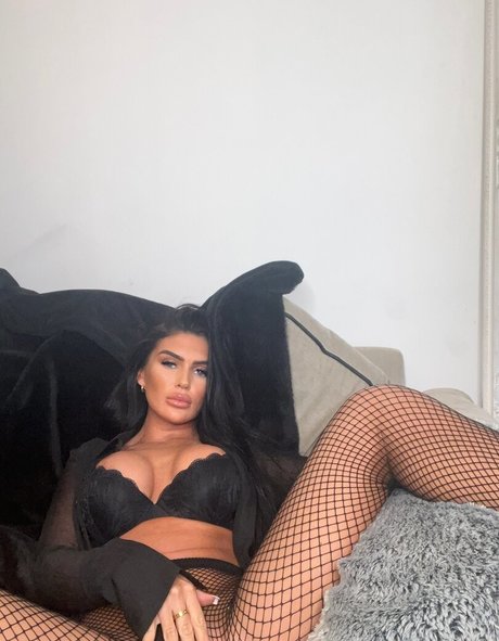 chalieparkes model art galleries