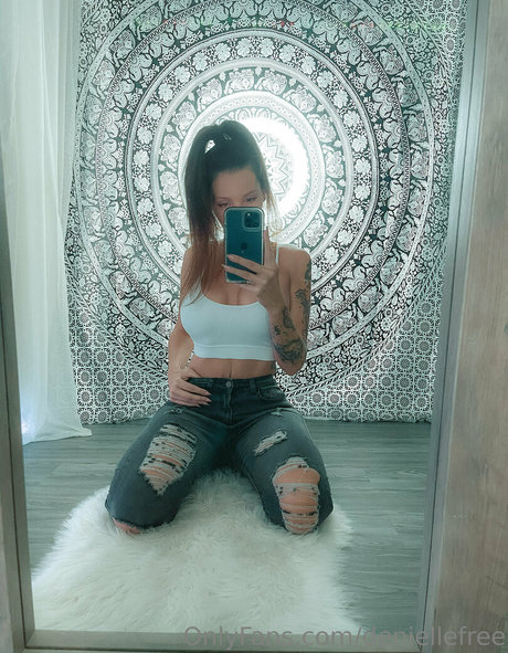 deniellefree nude star gallery