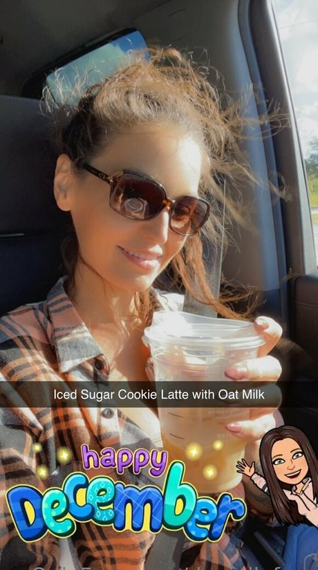 deniellefree hot star img