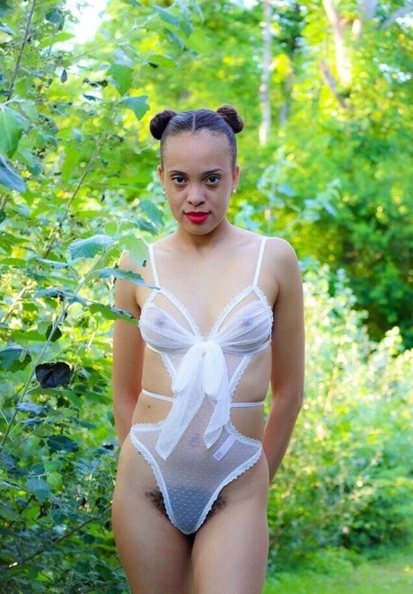 Peachy Bush pornstar nudes pics