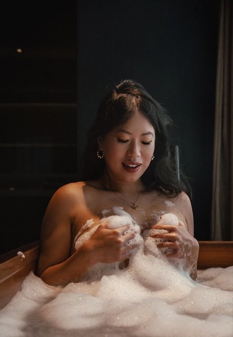 Josie Qu model nice archive