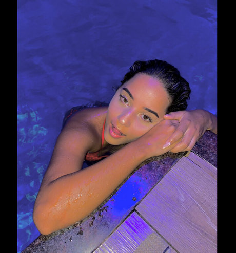 Carolina Missbella_ hot star archive