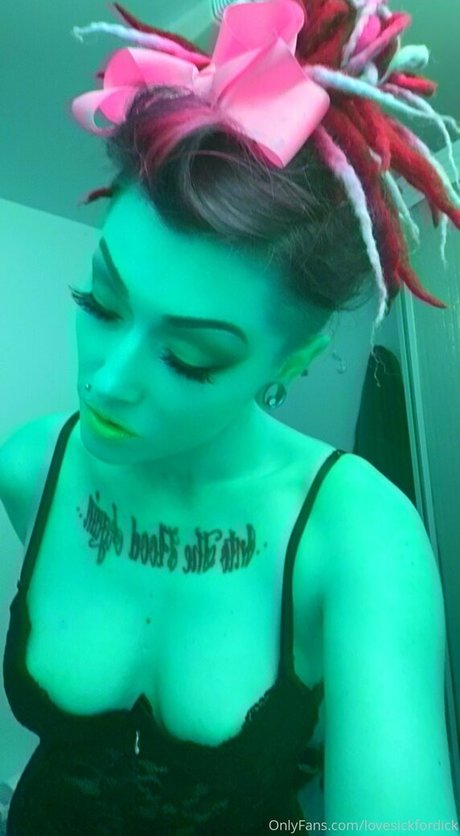 lovesickfordick erotic pornstar pic