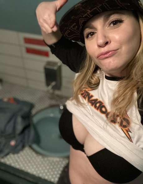 lindsaymariefelton actress pics