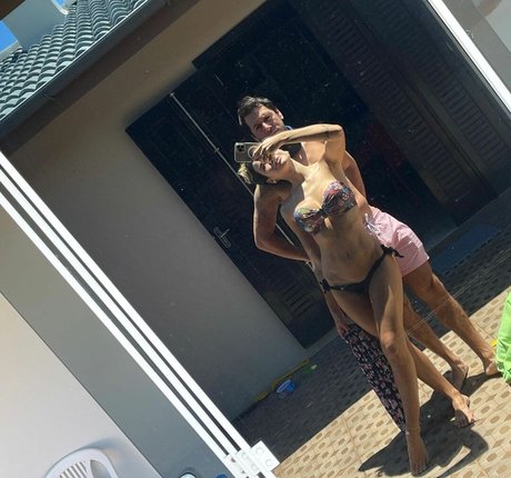 Bruna Gomes star art picture