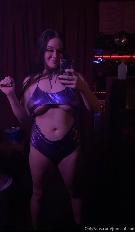 juneaubabe star naked pic