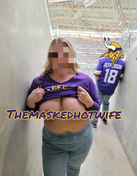 themaskedhotwife nude star picture