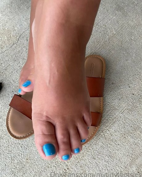 mytinytootsies art star pics