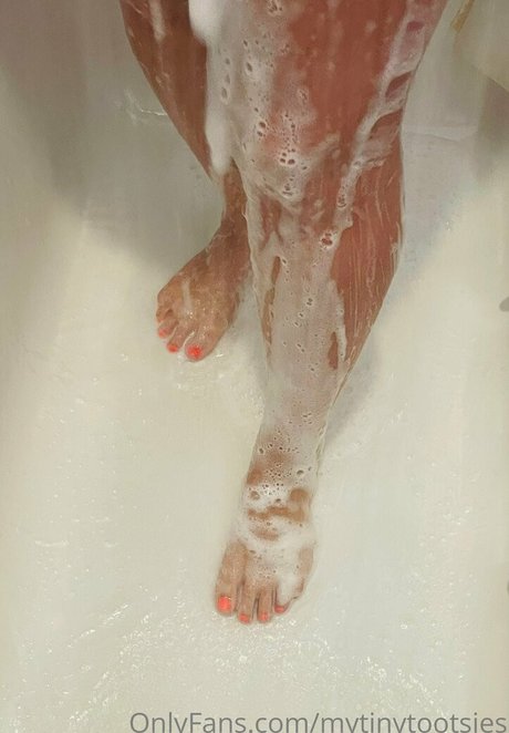 mytinytootsies star nude pic