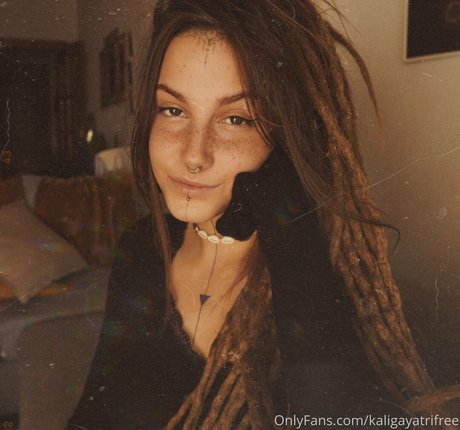 kaligayatrifree sexy model pic