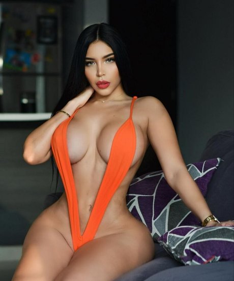 EnnidWong model beautiful picture