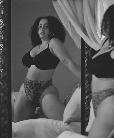 Riana Dejesus model adult img