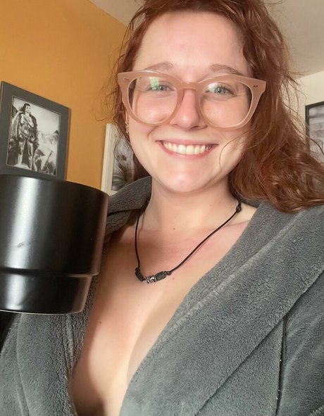 Cosmonaughtie sexy model image