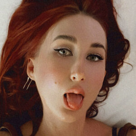 astartanylons model xxx gallery