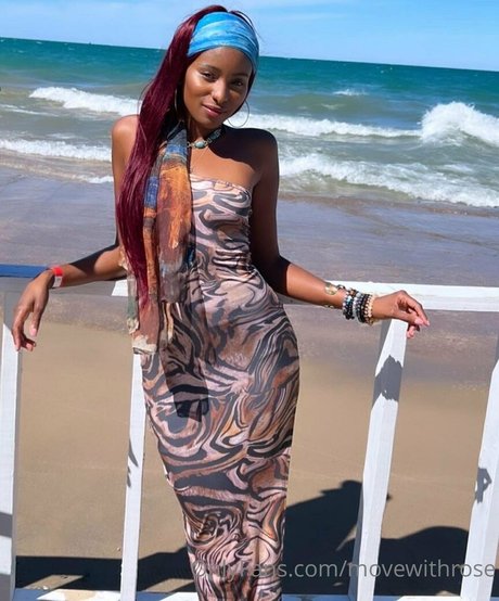 movewithrose star sexy picture