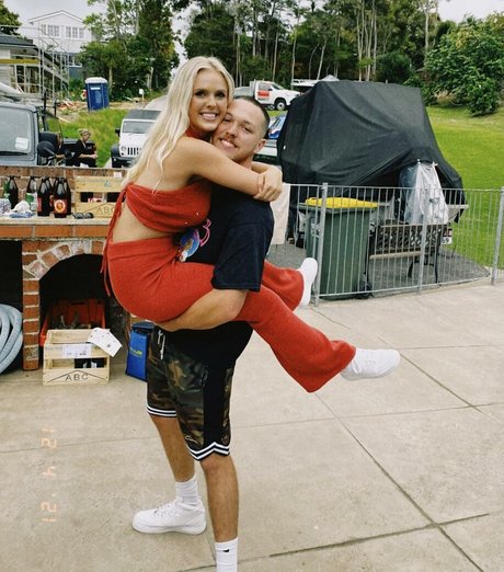 ellaredmond model beautiful img