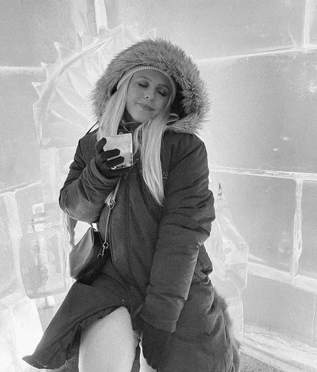 ellaredmond naked pornstar pics