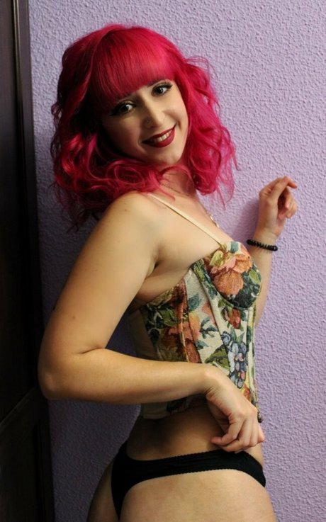 celialindermann model naked image