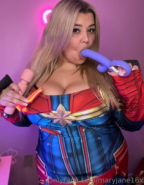 maryjane16x naked model pic