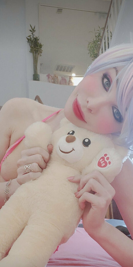 sarinavalentina beautiful actress pictures