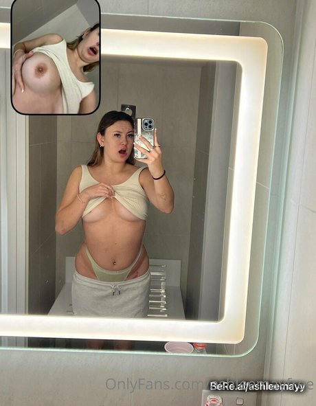 ashleemayfree model nudes picture