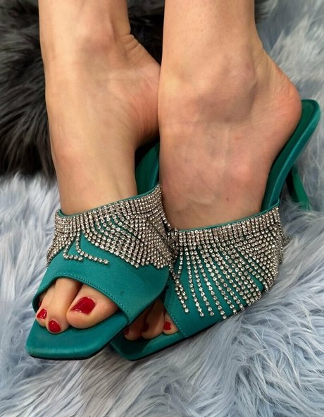 kinkyfeetonly4you model naked archive