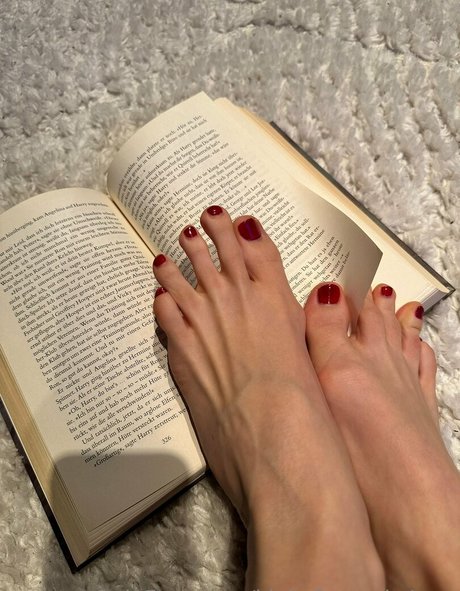 kinkyfeetonly4you model pics