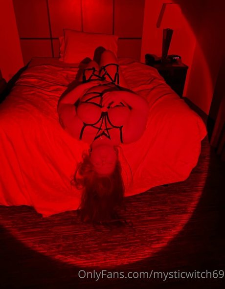 mysticwitch69 pornstar naked pictures