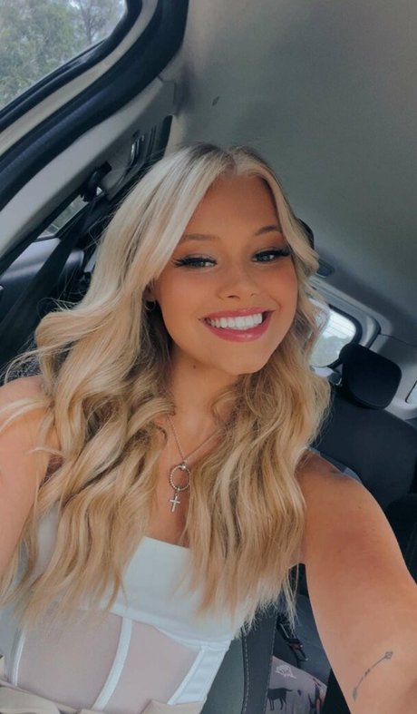 Rory Eliza model art image