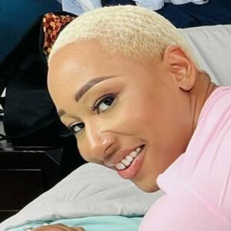 thickassdaphne erotic pornstar photos