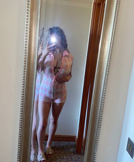 Nell H star nudes picture