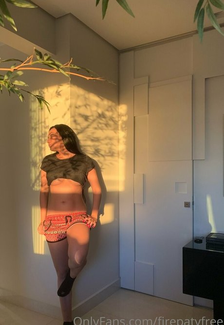 firepatyfree nude model pics