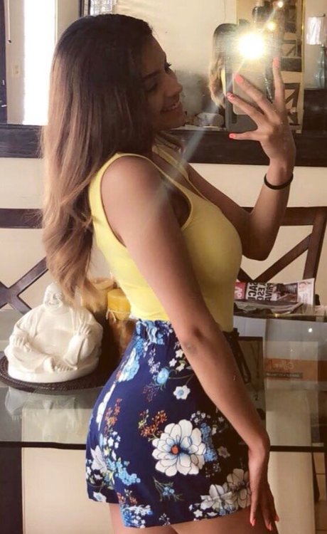 Leslie Sanchez beautiful star pic