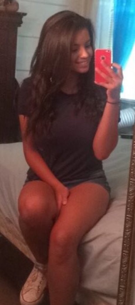 Leslie Sanchez nude star gallery