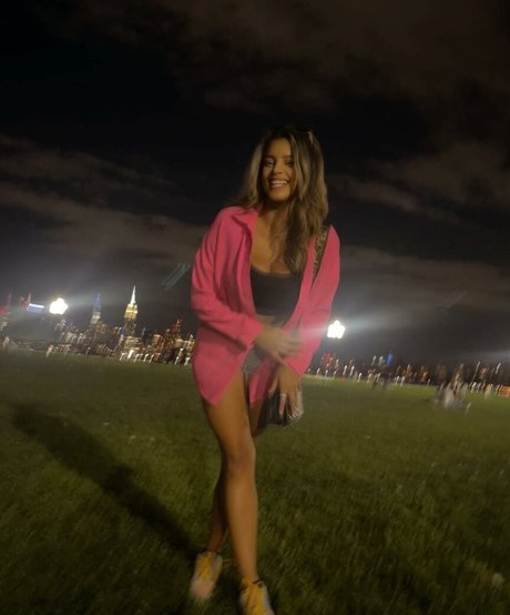 Leslie Sanchez exclusive actress img